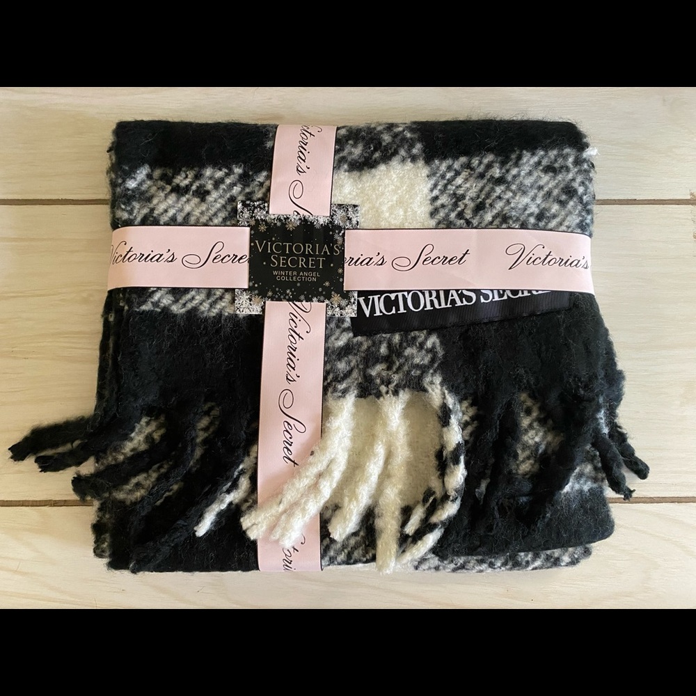 NWT Victoria’s Secret Scarf/Throw